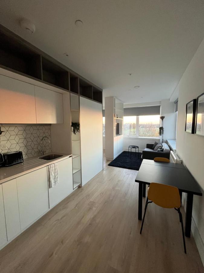 Aeropartment & Aerotel, London Heathrow Airport, Terminal 4, Ev Stations & Cheap Parking On Site! Hillingdon Exterior photo